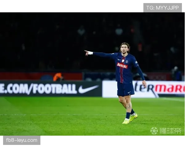 恩里克战术革新：重塑现代足球攻防哲学引业界关注