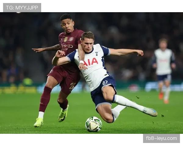 西汉姆联迎战热刺，英超焦点战一触即发