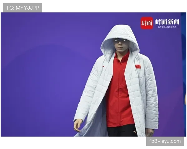 覃海洋的生活细节，隔着屏幕都能感到腰包疼